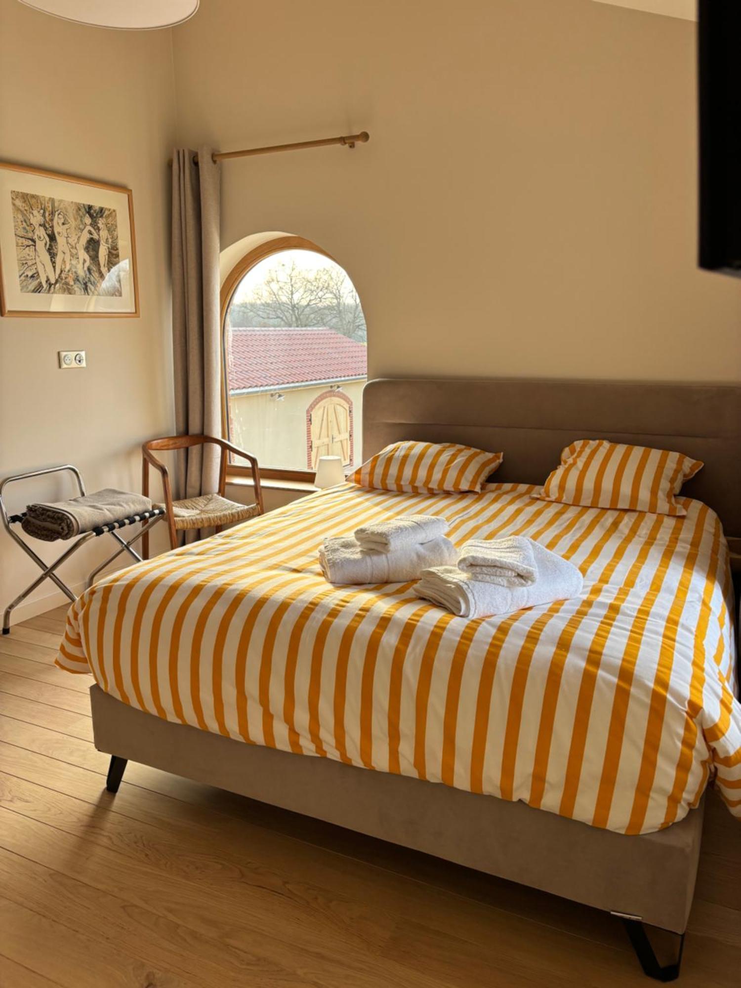 Le Domaine Du Pin Bed and Breakfast Châtillon-sur-Chalaronne Exteriör bild