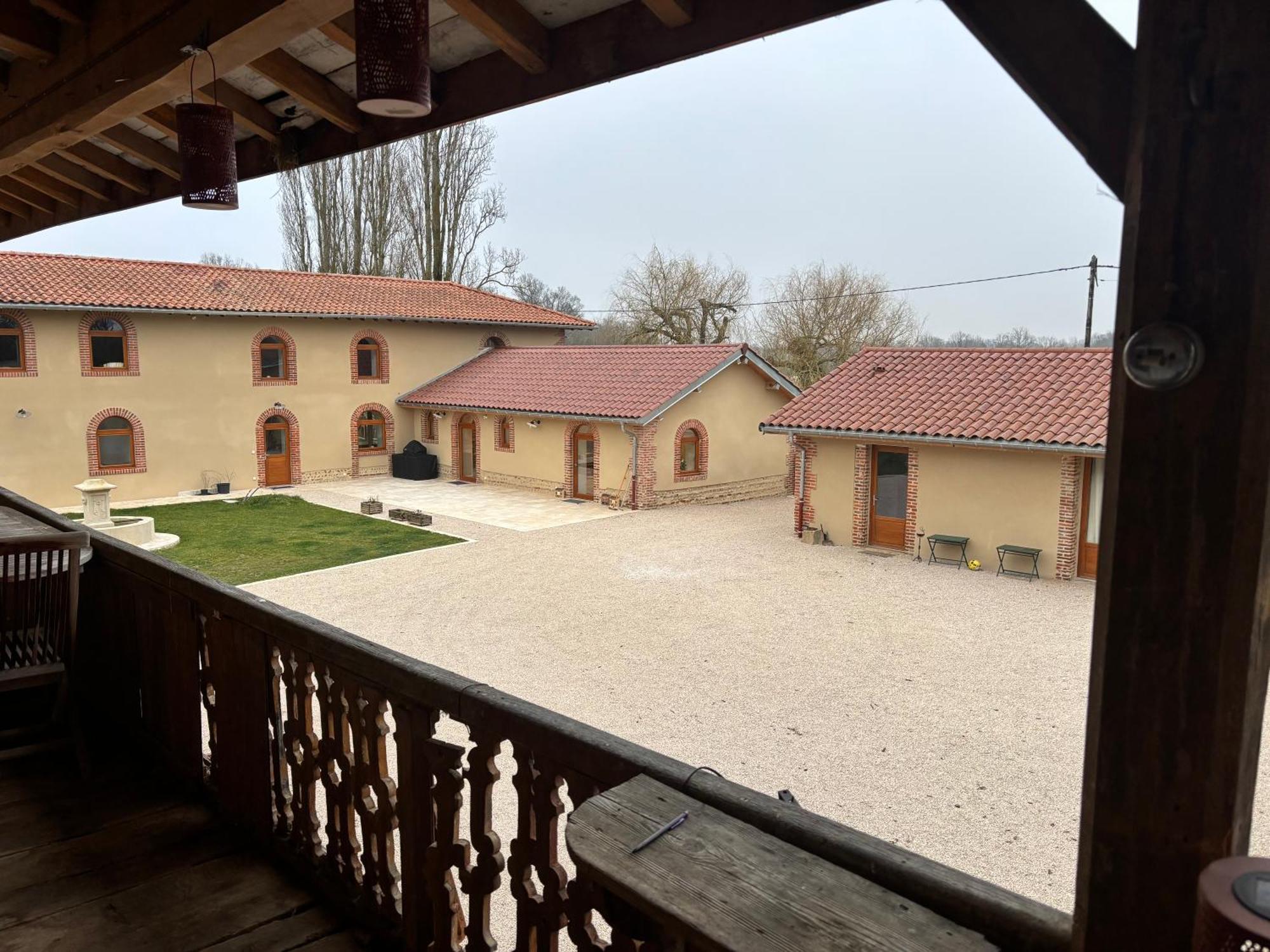 Le Domaine Du Pin Bed and Breakfast Châtillon-sur-Chalaronne Exteriör bild
